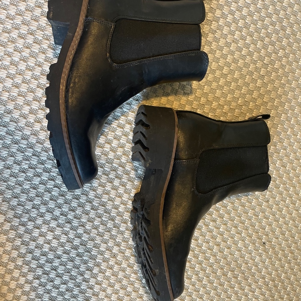 Women’s boots 8.5 - Picture 4 of 7